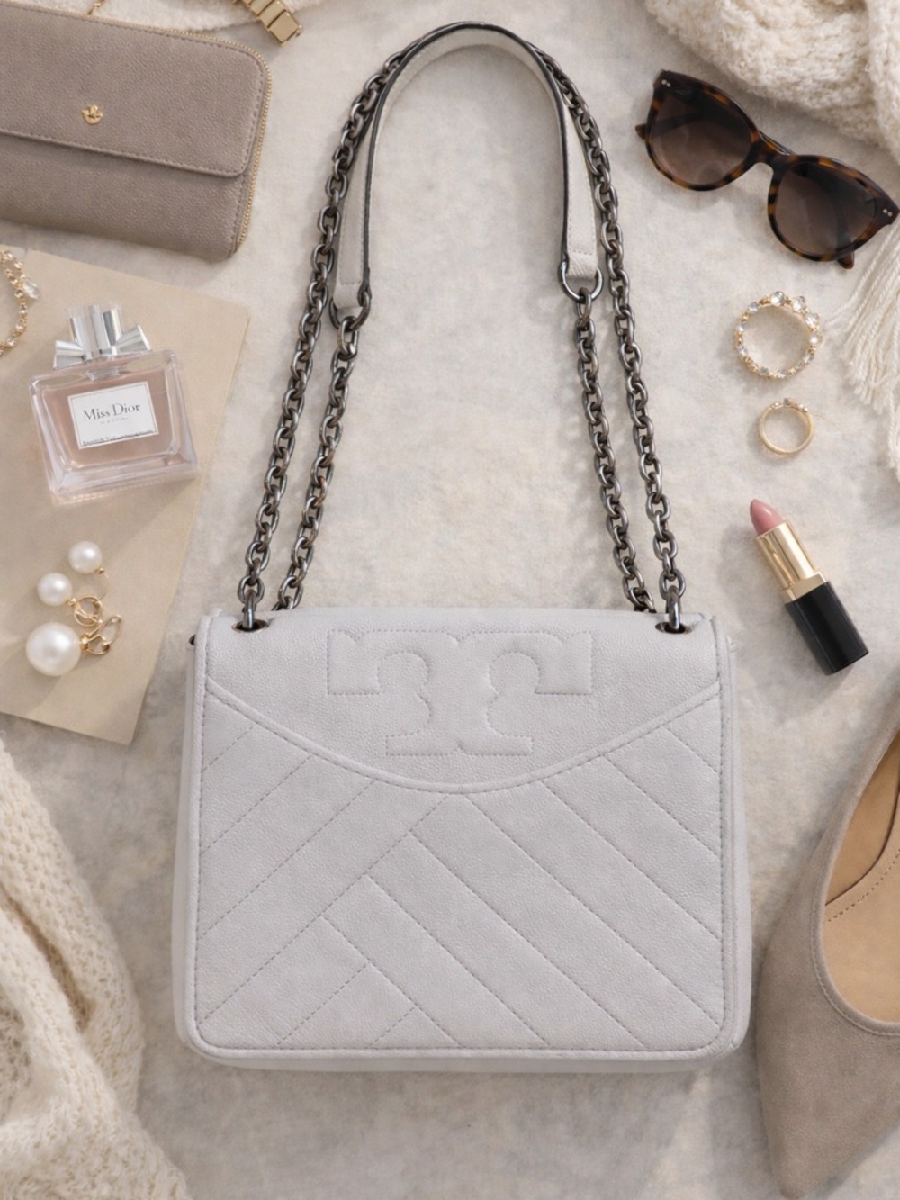 Tory Burch Kira Chevron Small Shoulder Bag Gray Leather Chain Crossbody - Picture 2 of 9
